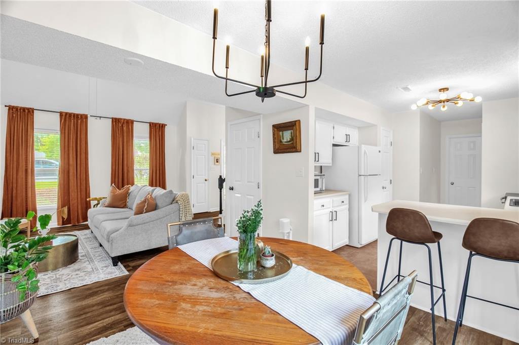 5503 Country Crossing Court, McLeansville