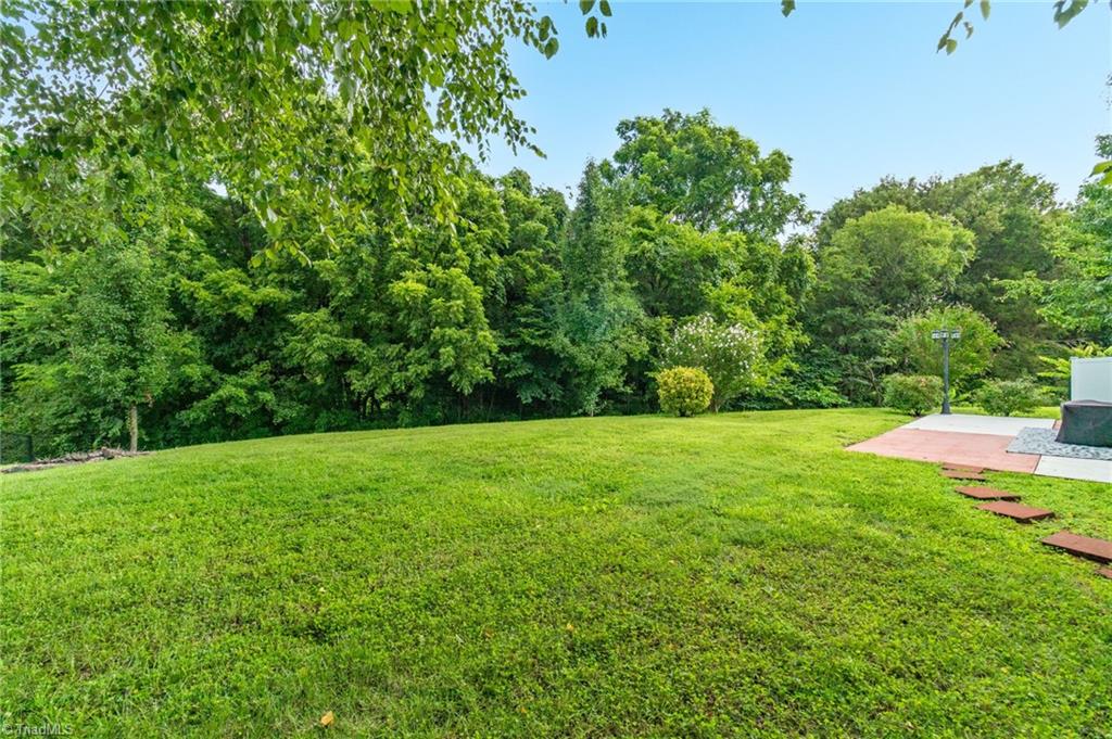 5503 Country Crossing Court, McLeansville