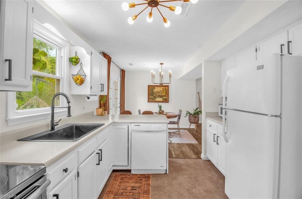 5503 Country Crossing Court, McLeansville