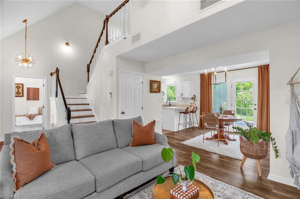 5503 Country Crossing Court, McLeansville