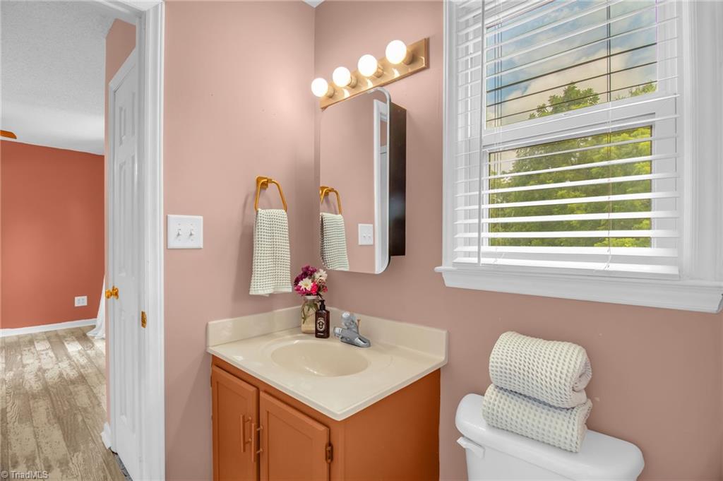 5503 Country Crossing Court, McLeansville