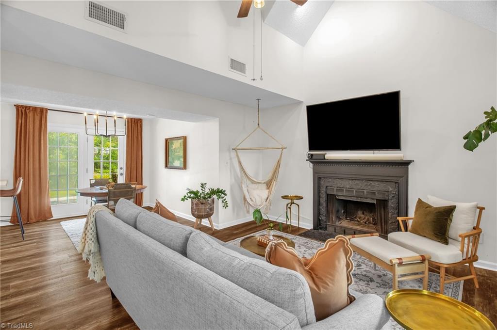 5503 Country Crossing Court, McLeansville