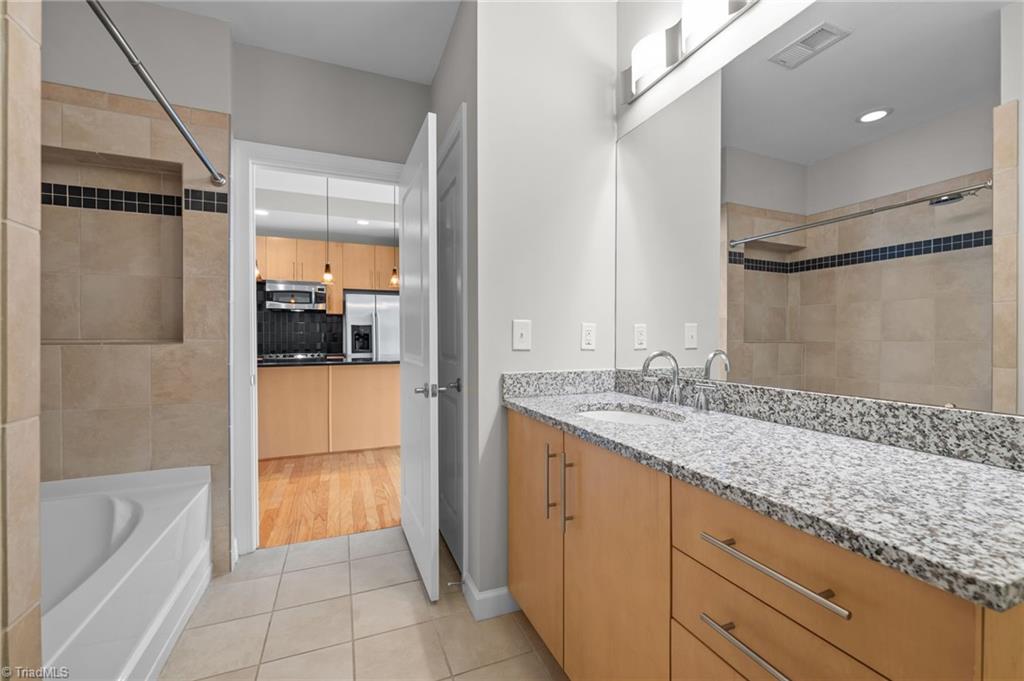 201 Elm Street # 401