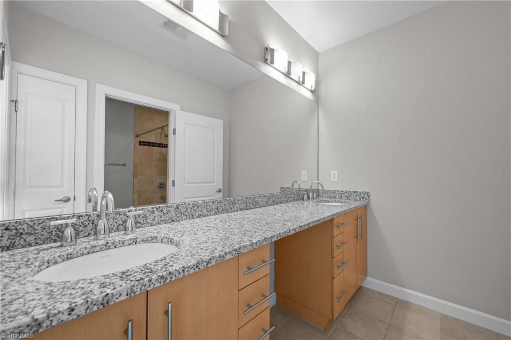 201 Elm Street # 401