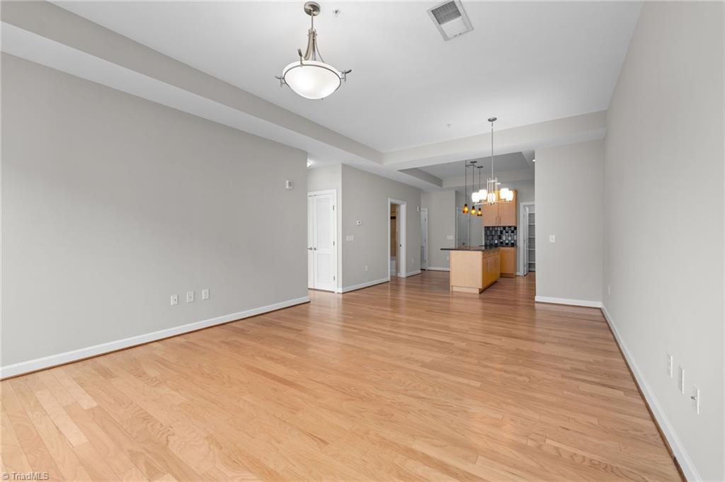 201 Elm Street # 401