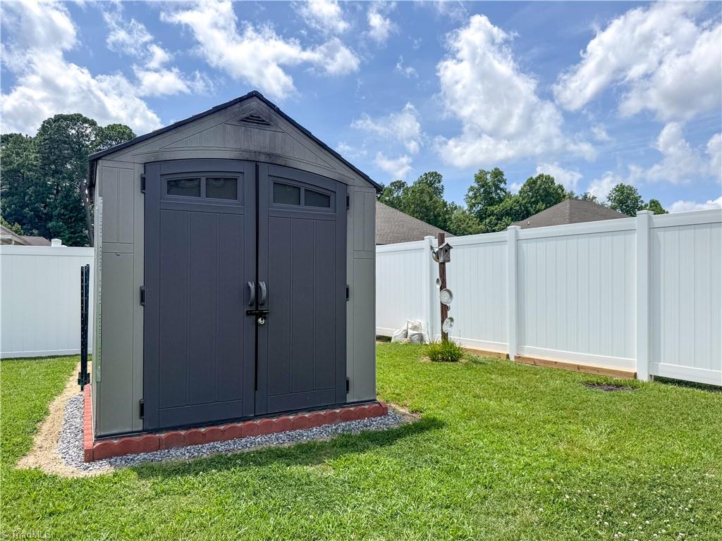 128 BRIDGEPORT Court