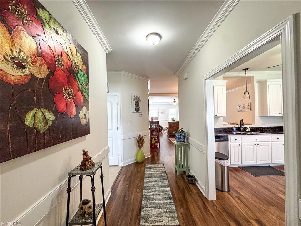 128 BRIDGEPORT Court