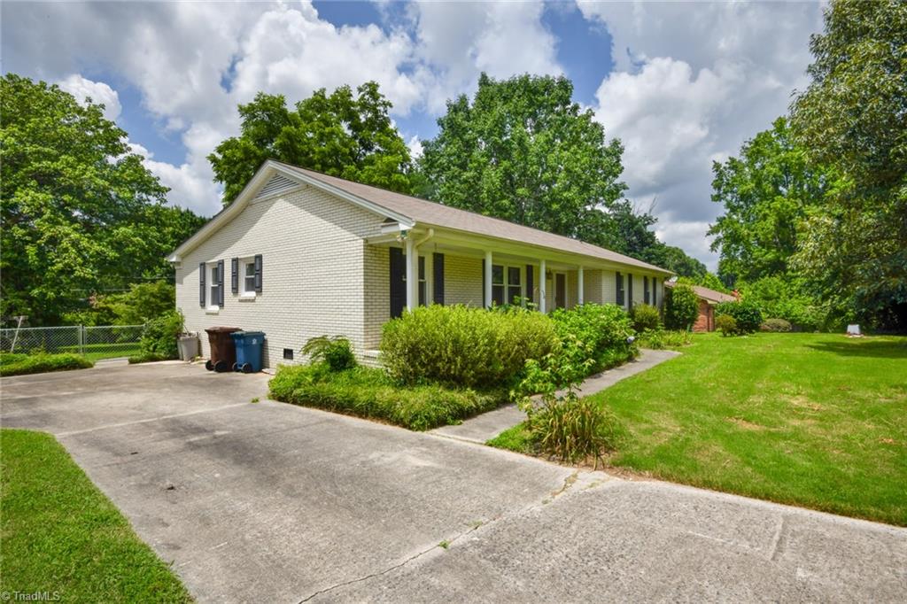 4504 Whitby Place, Greensboro