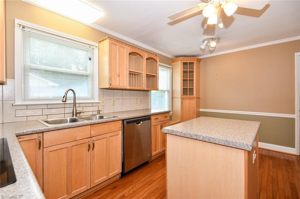 4504 Whitby Place, Greensboro