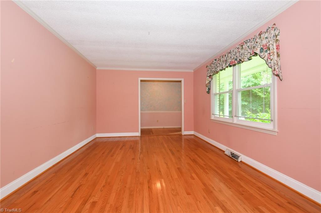 4504 Whitby Place, Greensboro