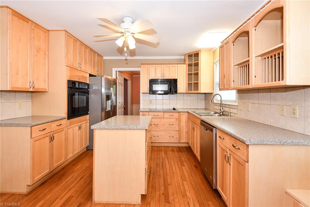 4504 Whitby Place, Greensboro