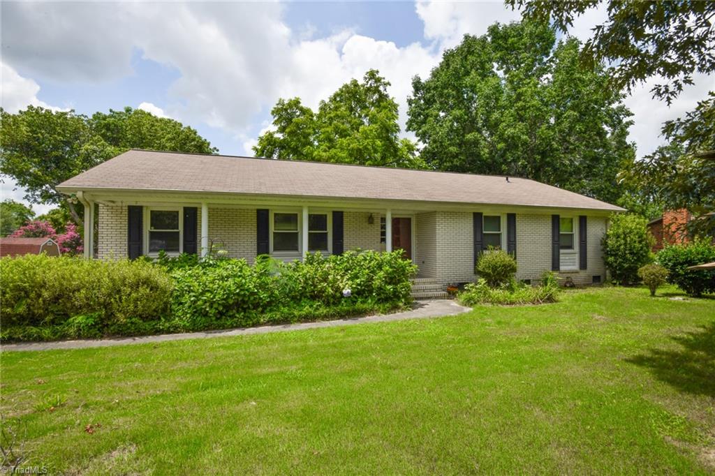 4504 Whitby Place, Greensboro