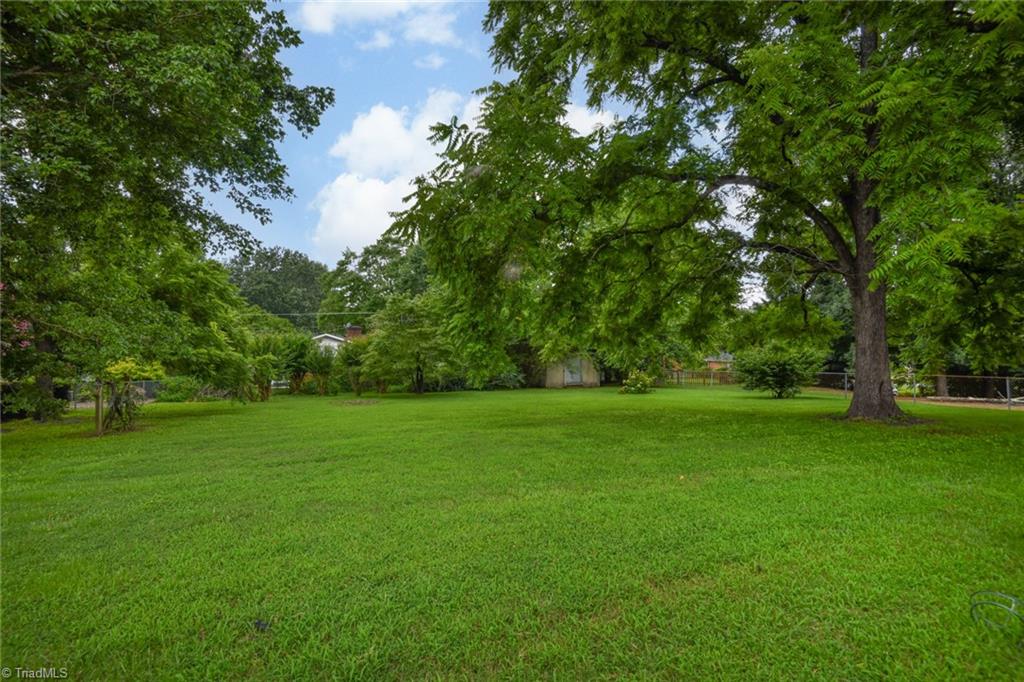 4504 Whitby Place, Greensboro