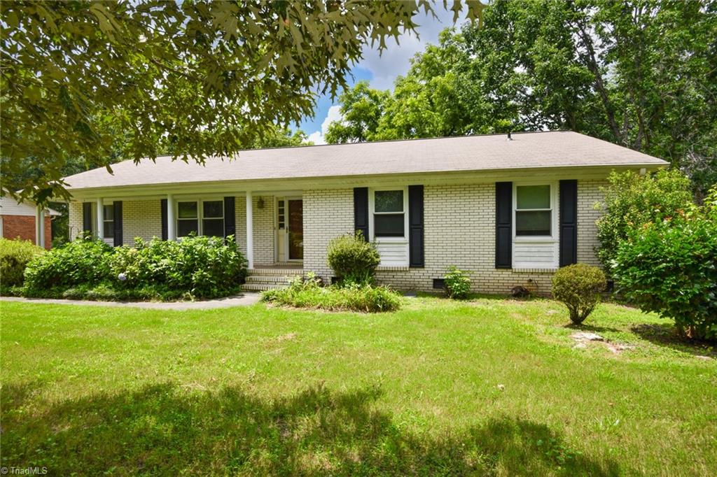 4504 Whitby Place, Greensboro