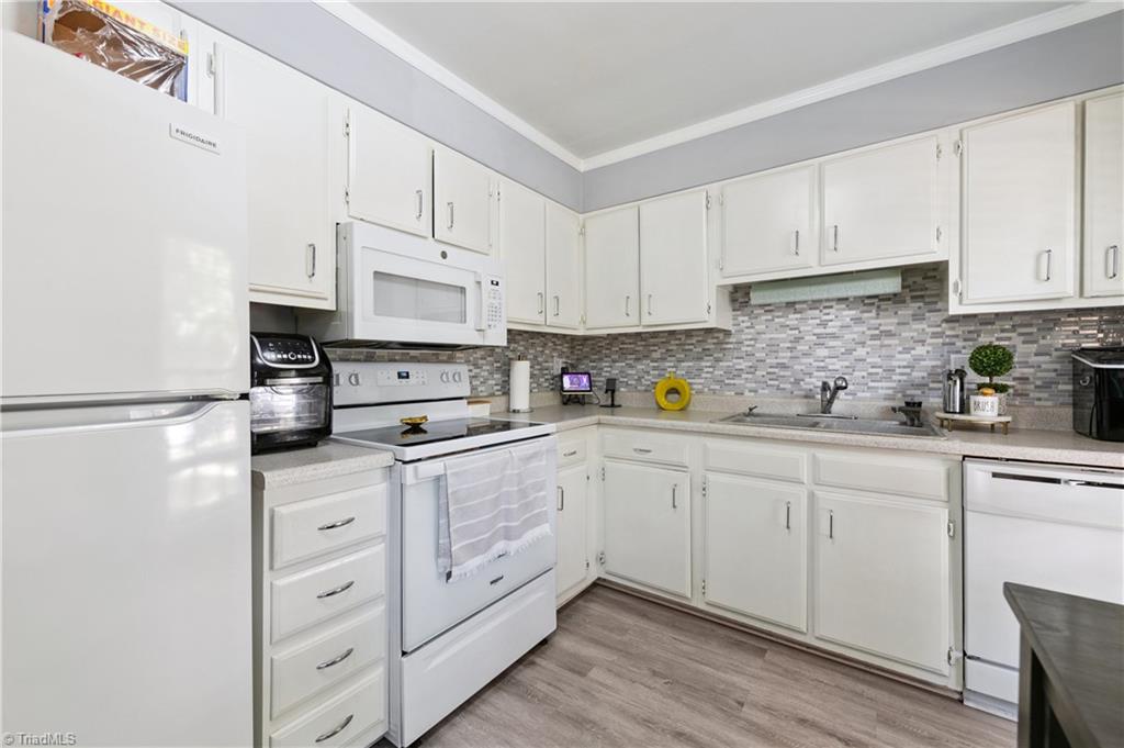 5007 Lawndale Drive # F