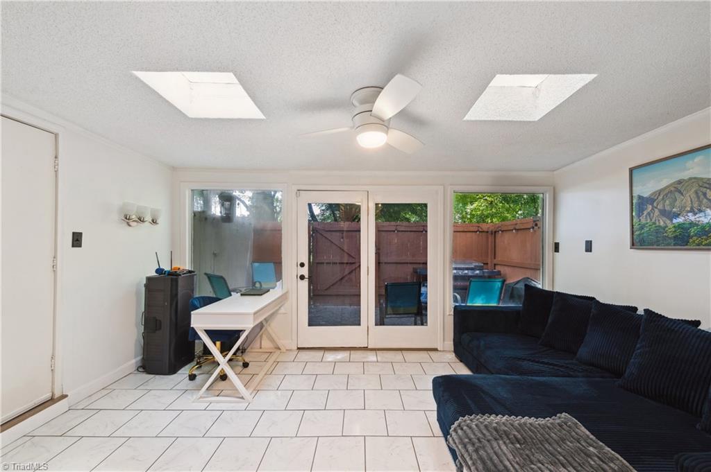 5007 Lawndale Drive # F