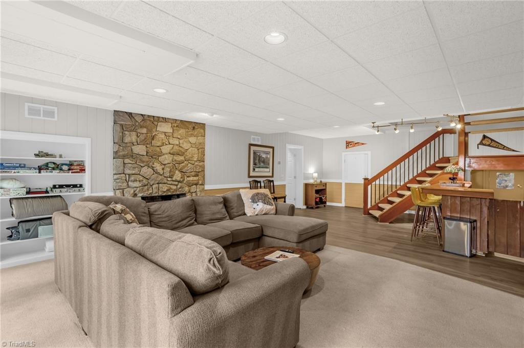 8205 Crows Nest Lane