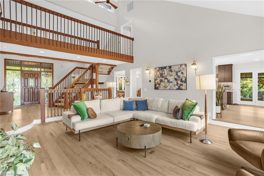 8205 Crows Nest Lane