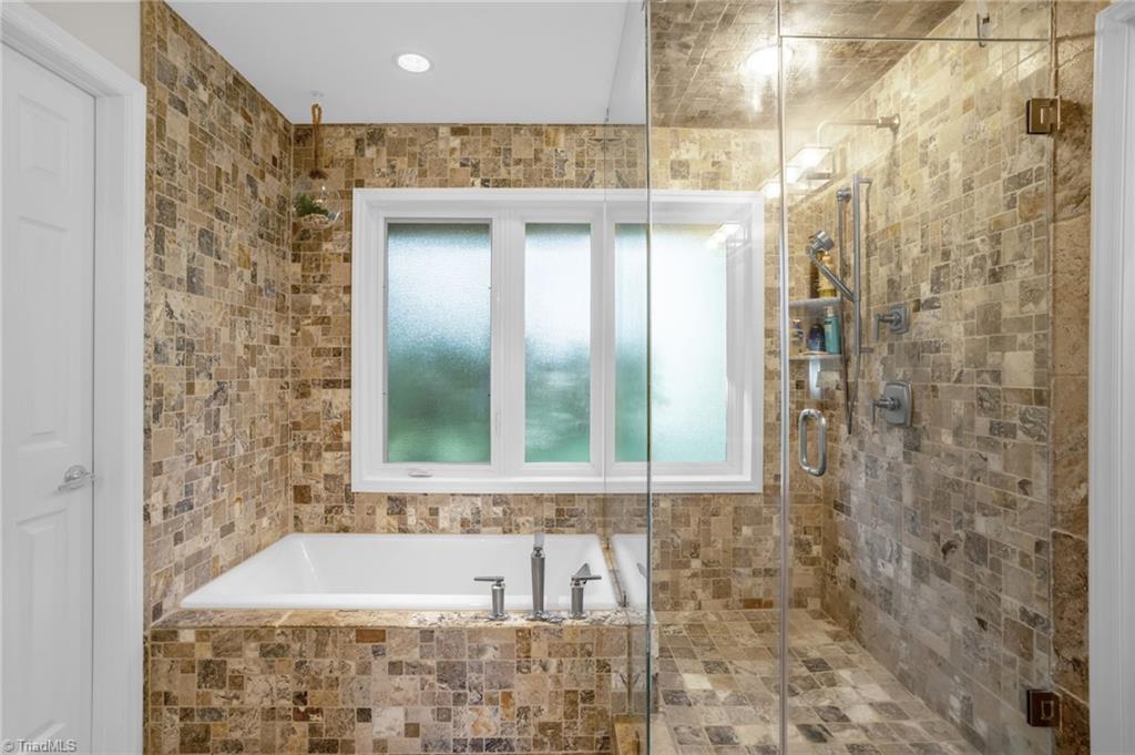 8205 Crows Nest Lane