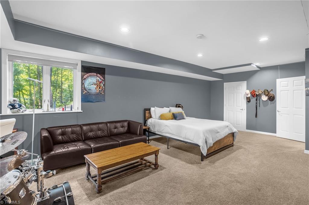 8205 Crows Nest Lane