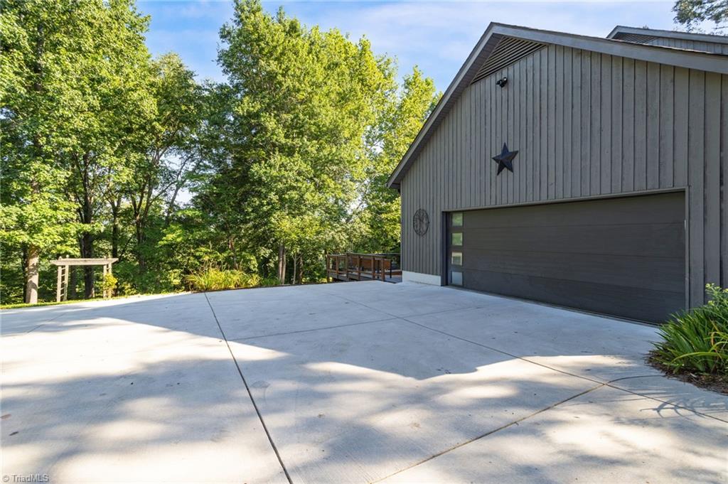 8205 Crows Nest Lane