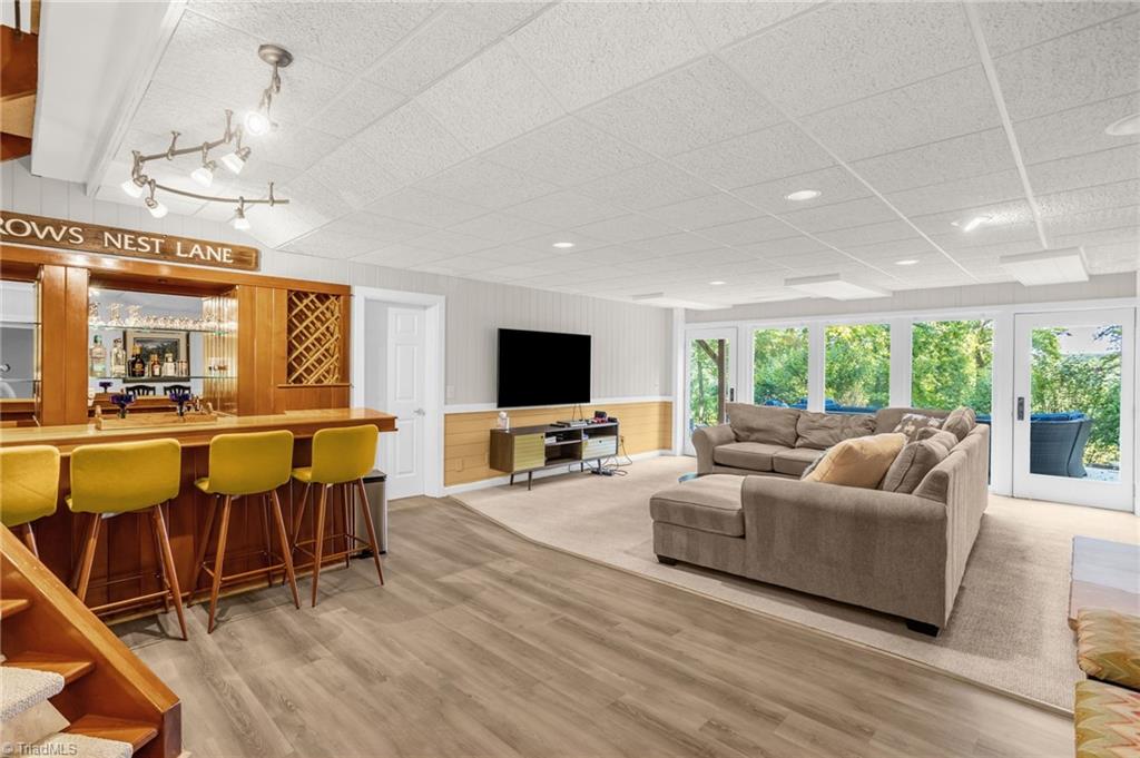 8205 Crows Nest Lane