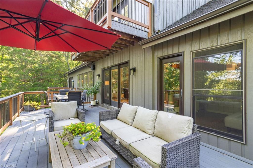 8205 Crows Nest Lane