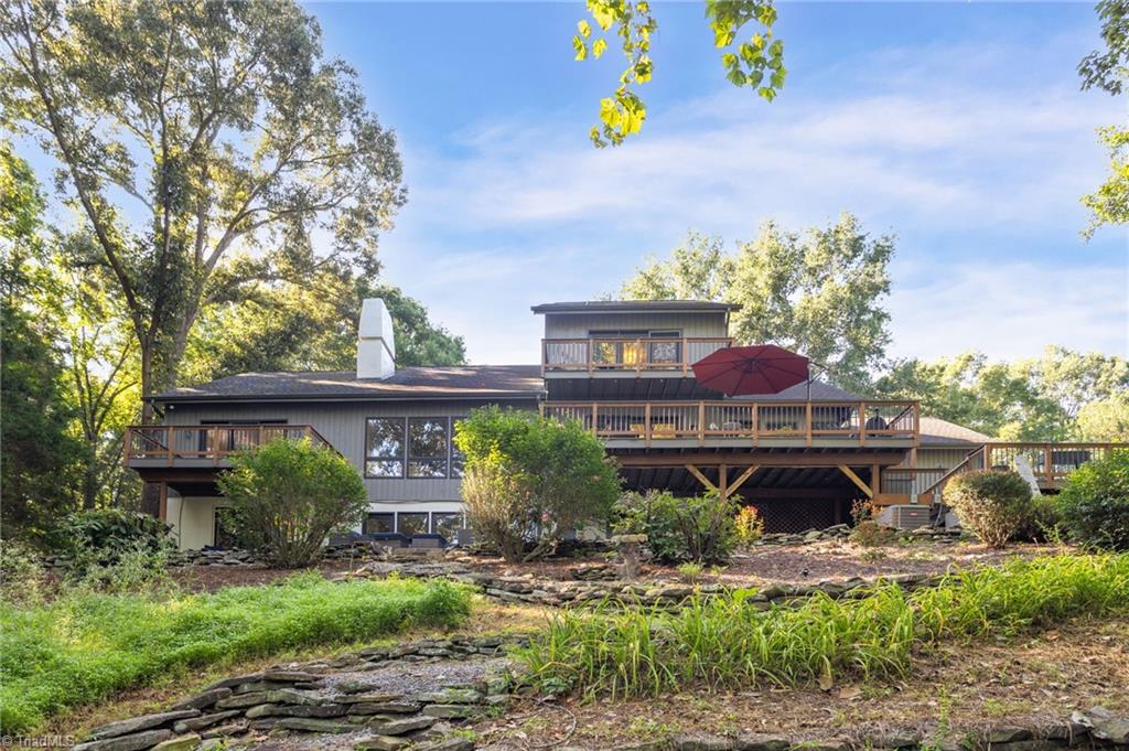 8205 Crows Nest Lane