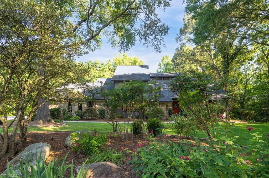 8205 Crows Nest Lane