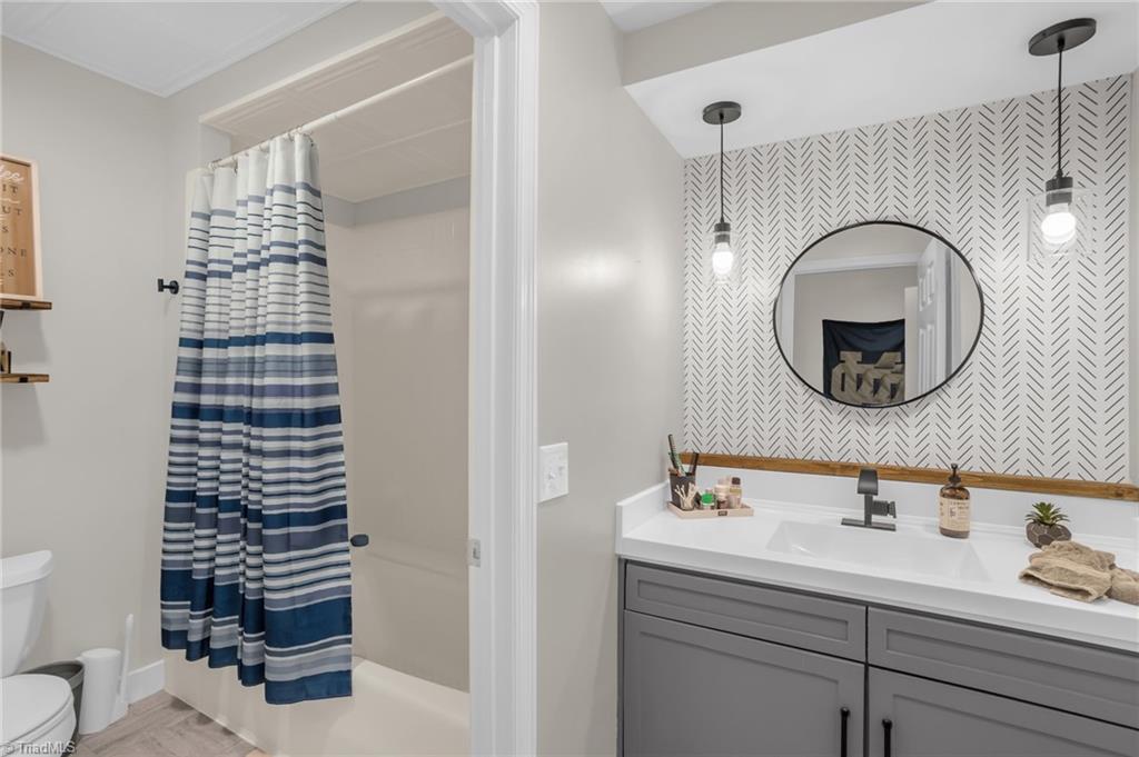 8205 Crows Nest Lane