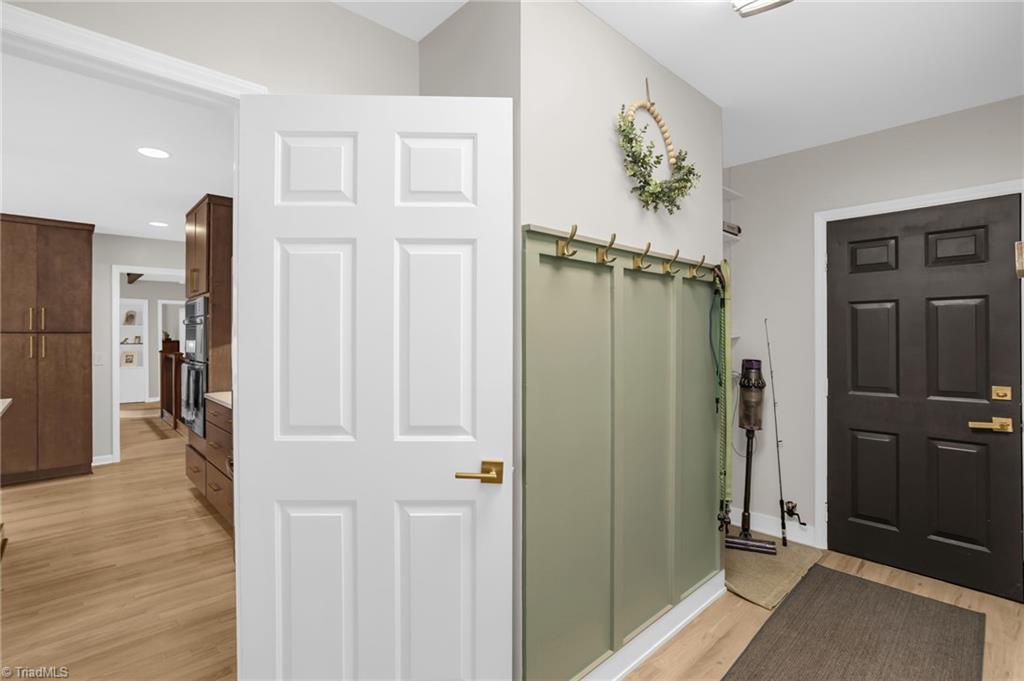 8205 Crows Nest Lane