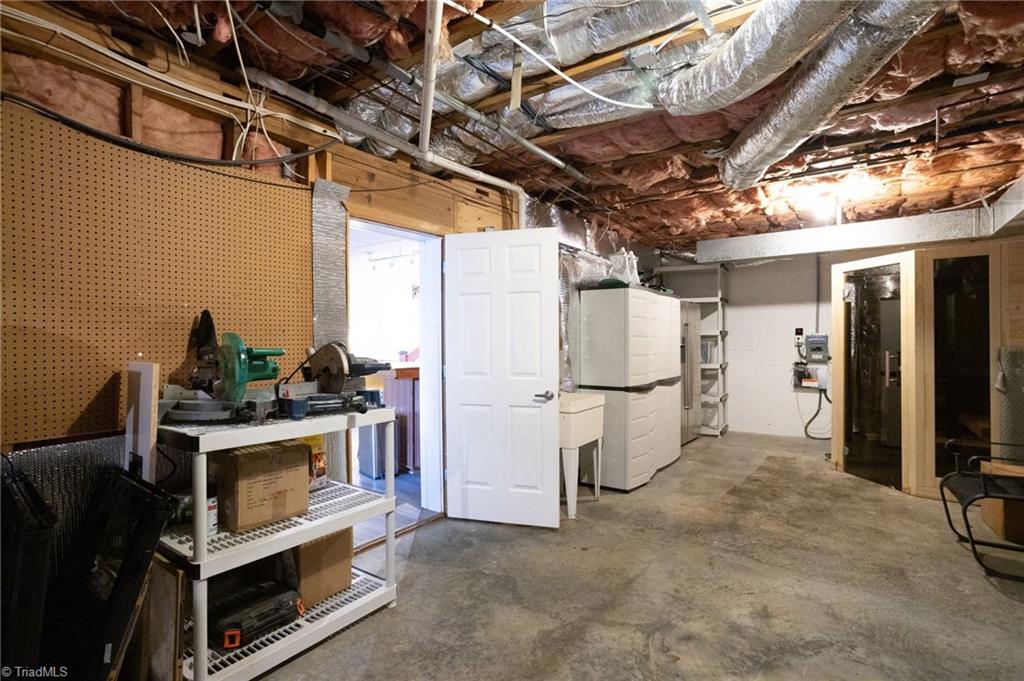 8205 Crows Nest Lane