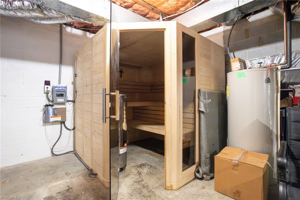 8205 Crows Nest Lane