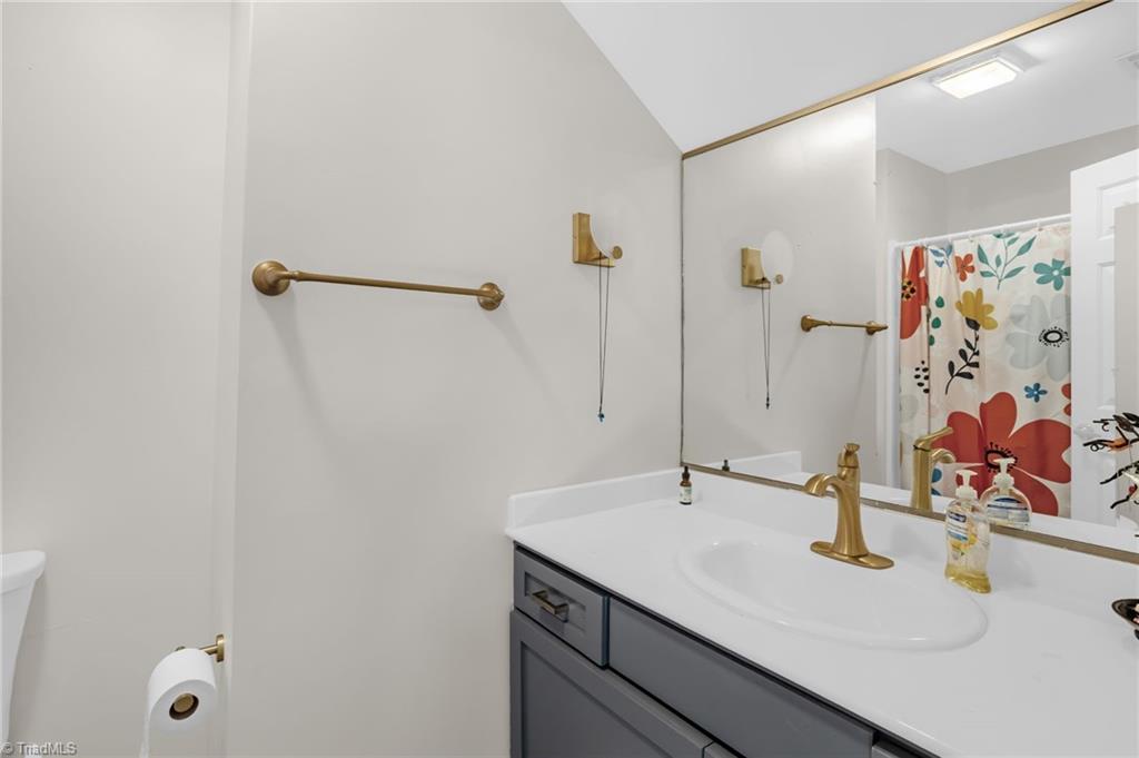 8205 Crows Nest Lane