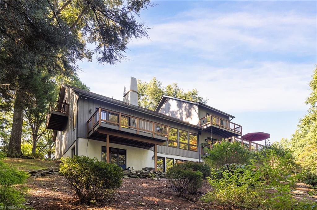 8205 Crows Nest Lane