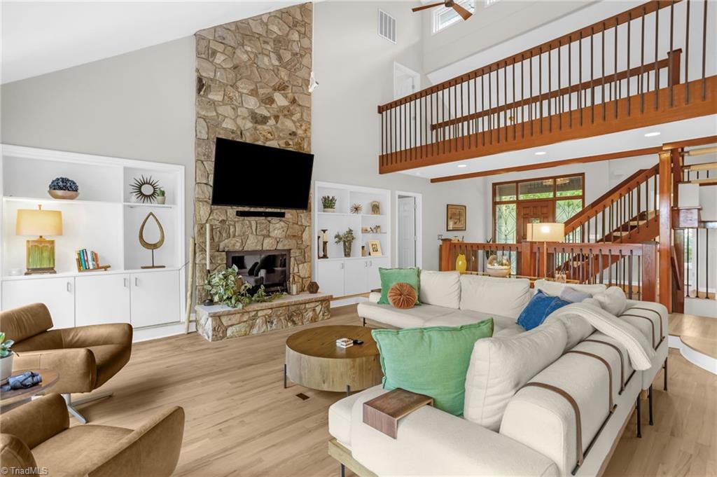 8205 Crows Nest Lane