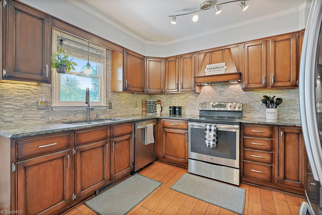 7123 Strawberry Road