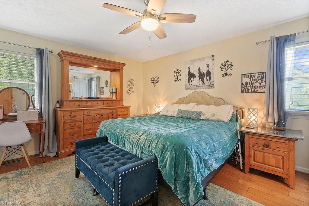 7123 Strawberry Road