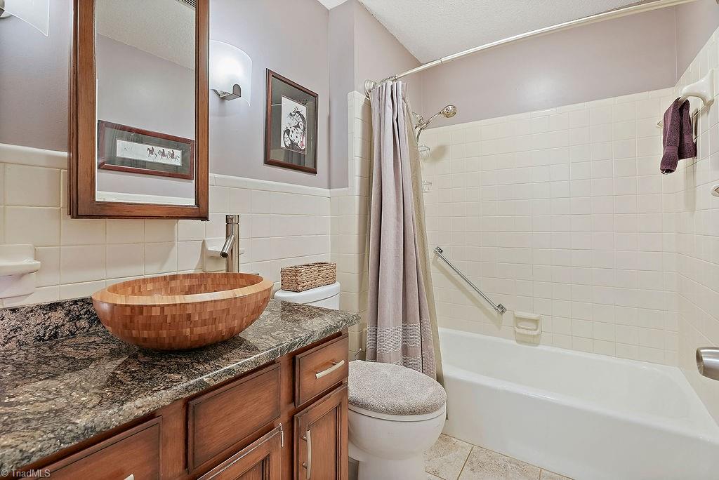 7123 Strawberry Road