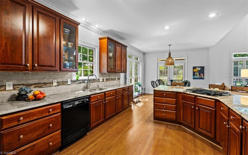 814 James Doak Parkway