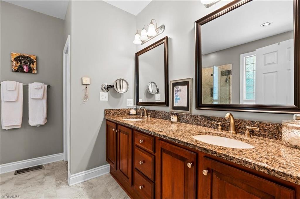 814 James Doak Parkway