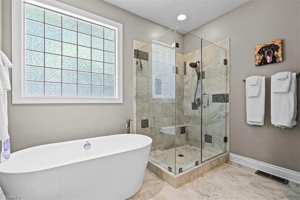 814 James Doak Parkway