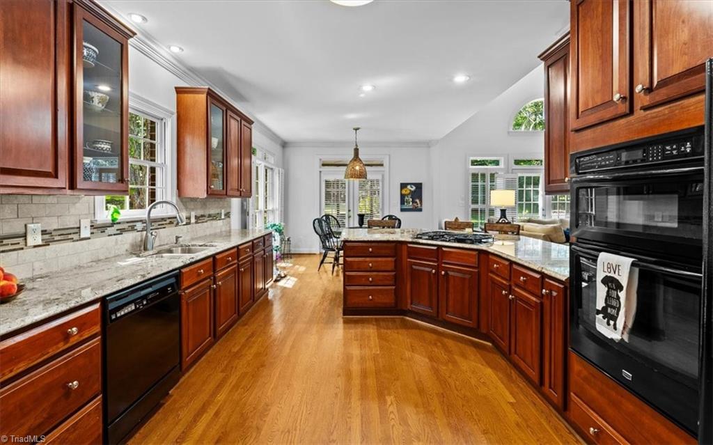 814 James Doak Parkway