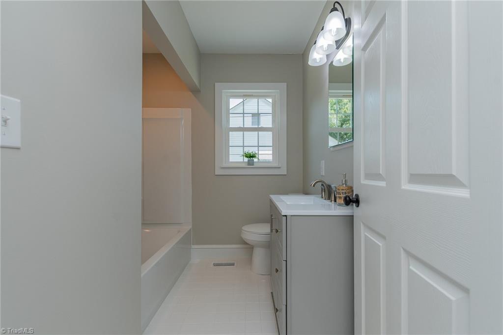 1423 Richardson Drive