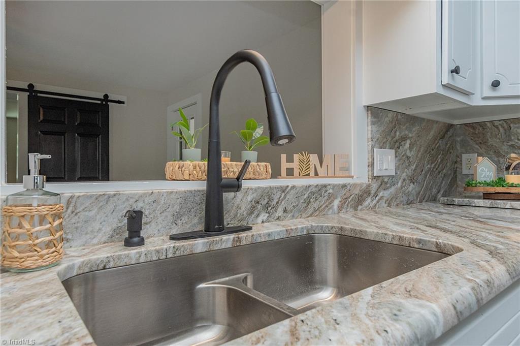 1423 Richardson Drive