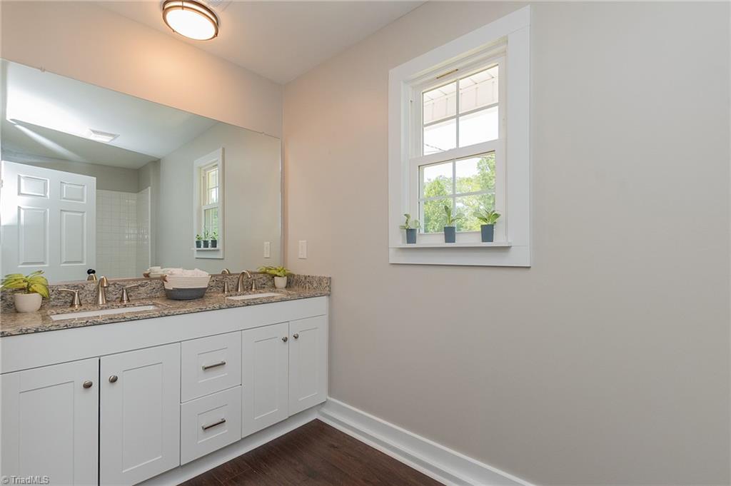 1423 Richardson Drive