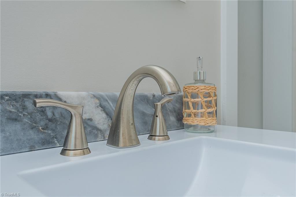 1423 Richardson Drive