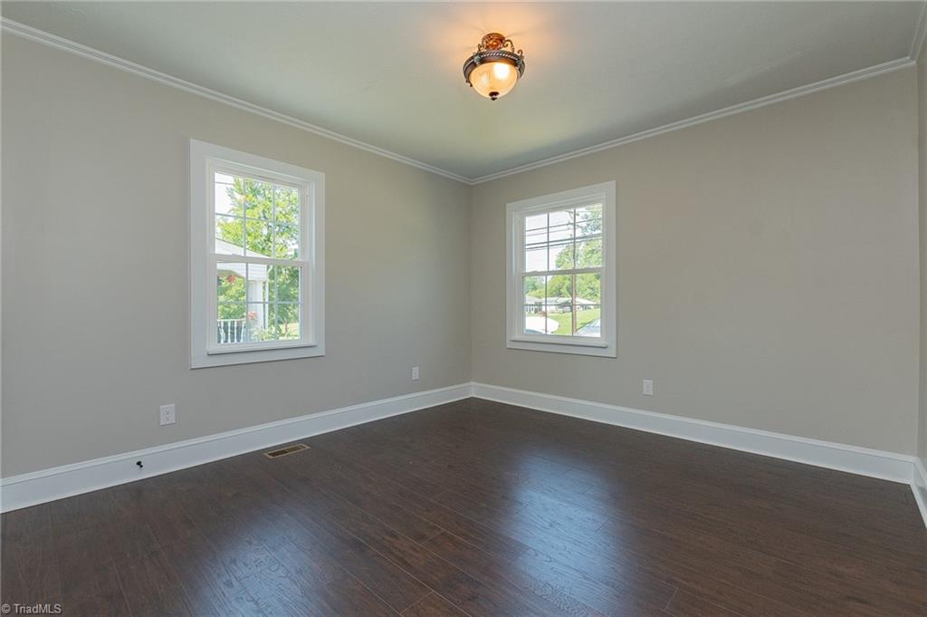 1423 Richardson Drive