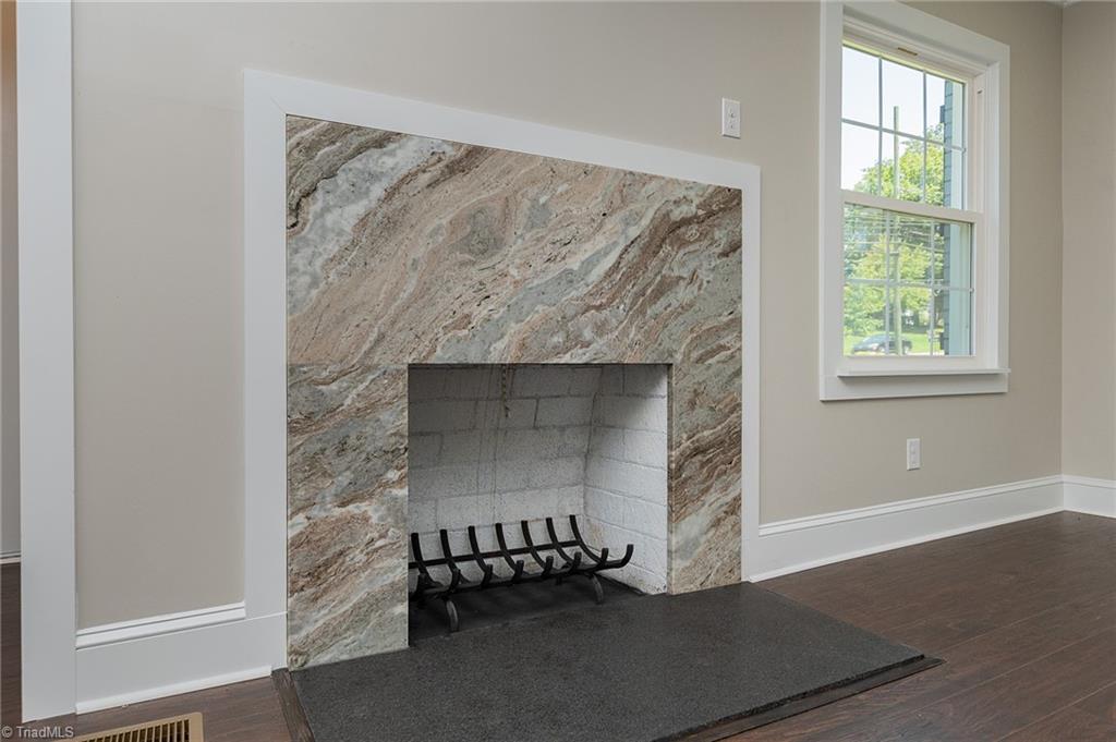 1423 Richardson Drive