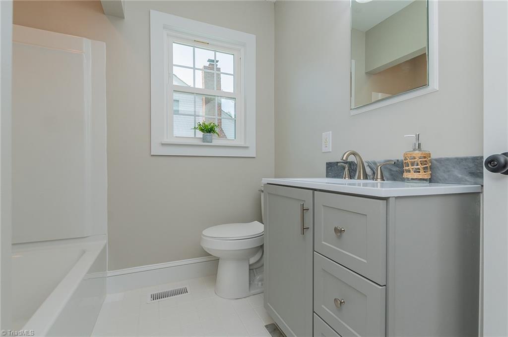 1423 Richardson Drive